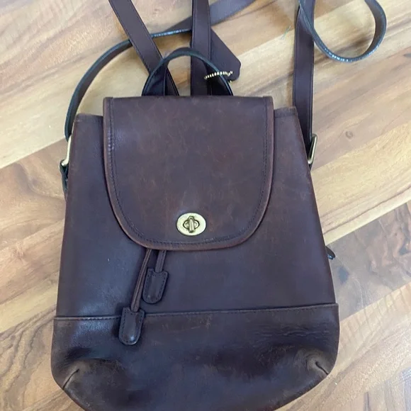 Vintage Coach 801-08 Leather Backpack | Glove-Tanned Cowhide | Black Vintage Coach Backpack — Gloves-tanned Brown Cowhide Leather  main image 3